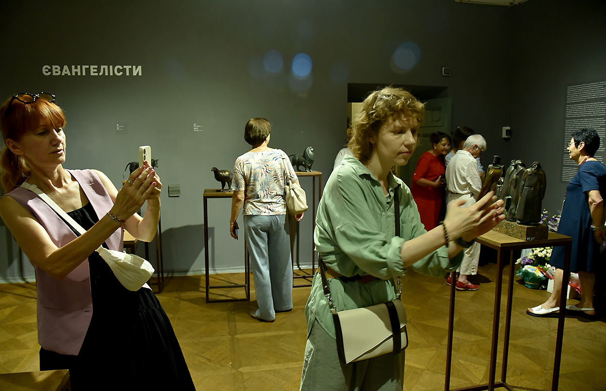 Скульпторка, яка підписала «Лист 139-ти»: у Києві відкрили виставку до 80-річчя Аліси Забой