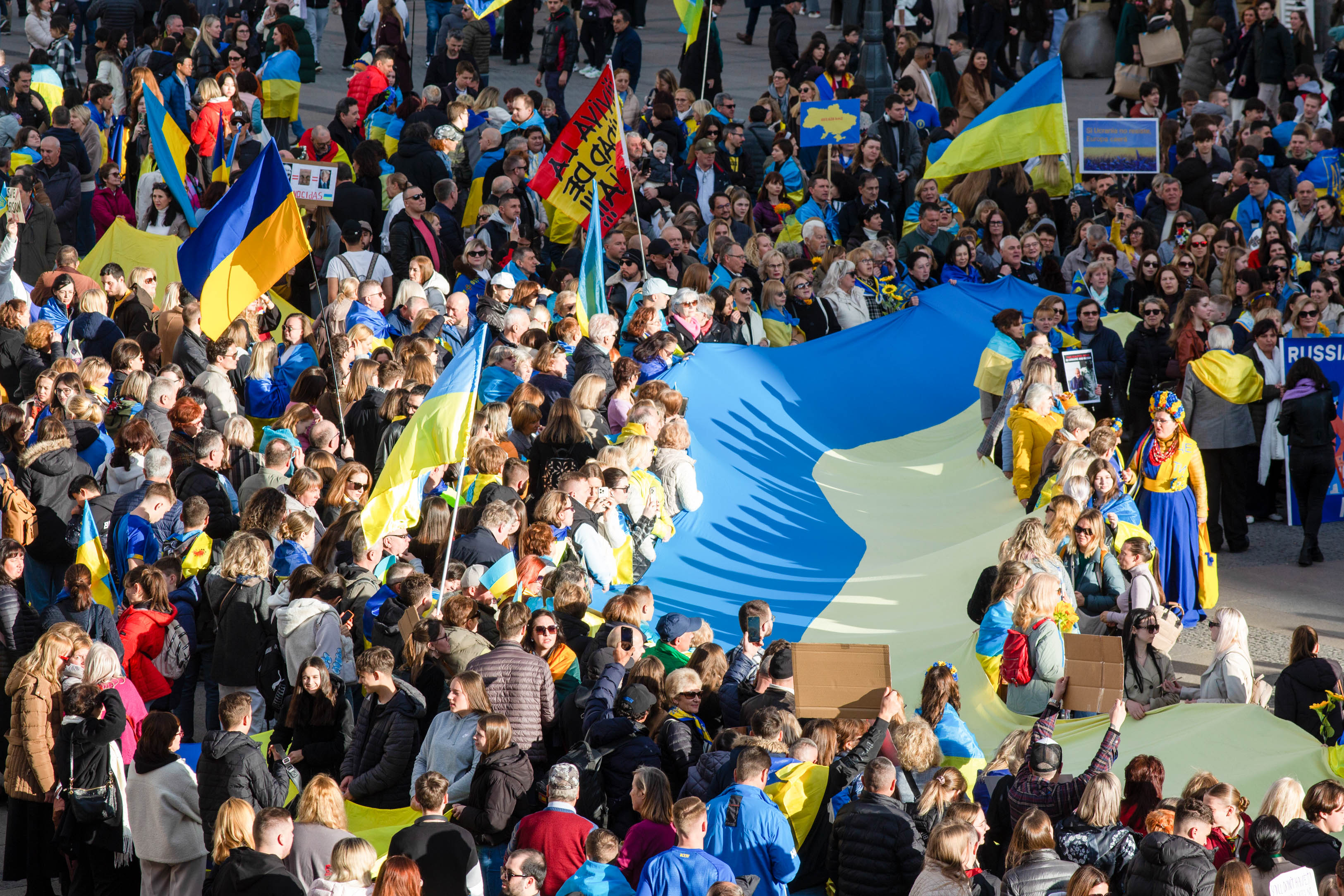 Три роки боротьби: глобальні акції на підтримку України (фото)