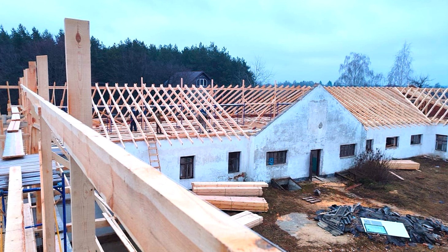 Ремонт даху адміністративної будівлі в Національному природному парку «Нобельський» Ремонт даху адміністративної будівлі в Національному природному парку «Нобельський»