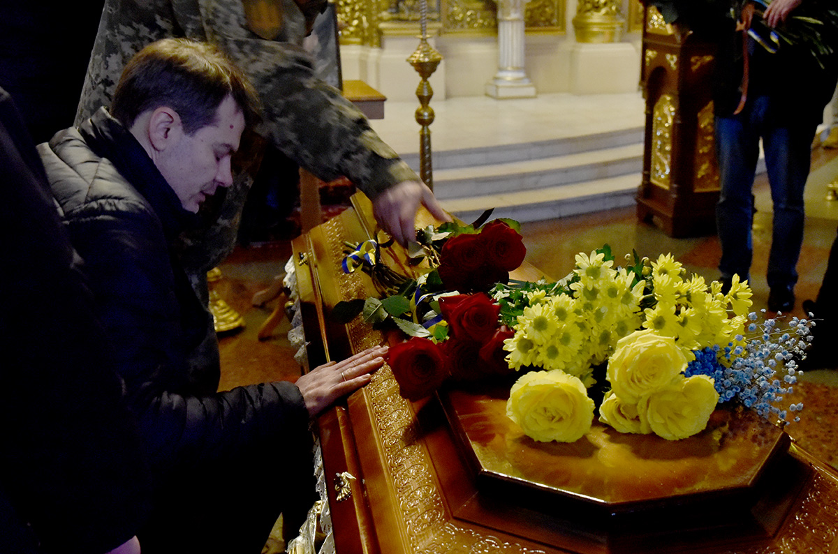 У Києві відбулося прощання із військовим та режисером "Орла і решки" Василем Хомком