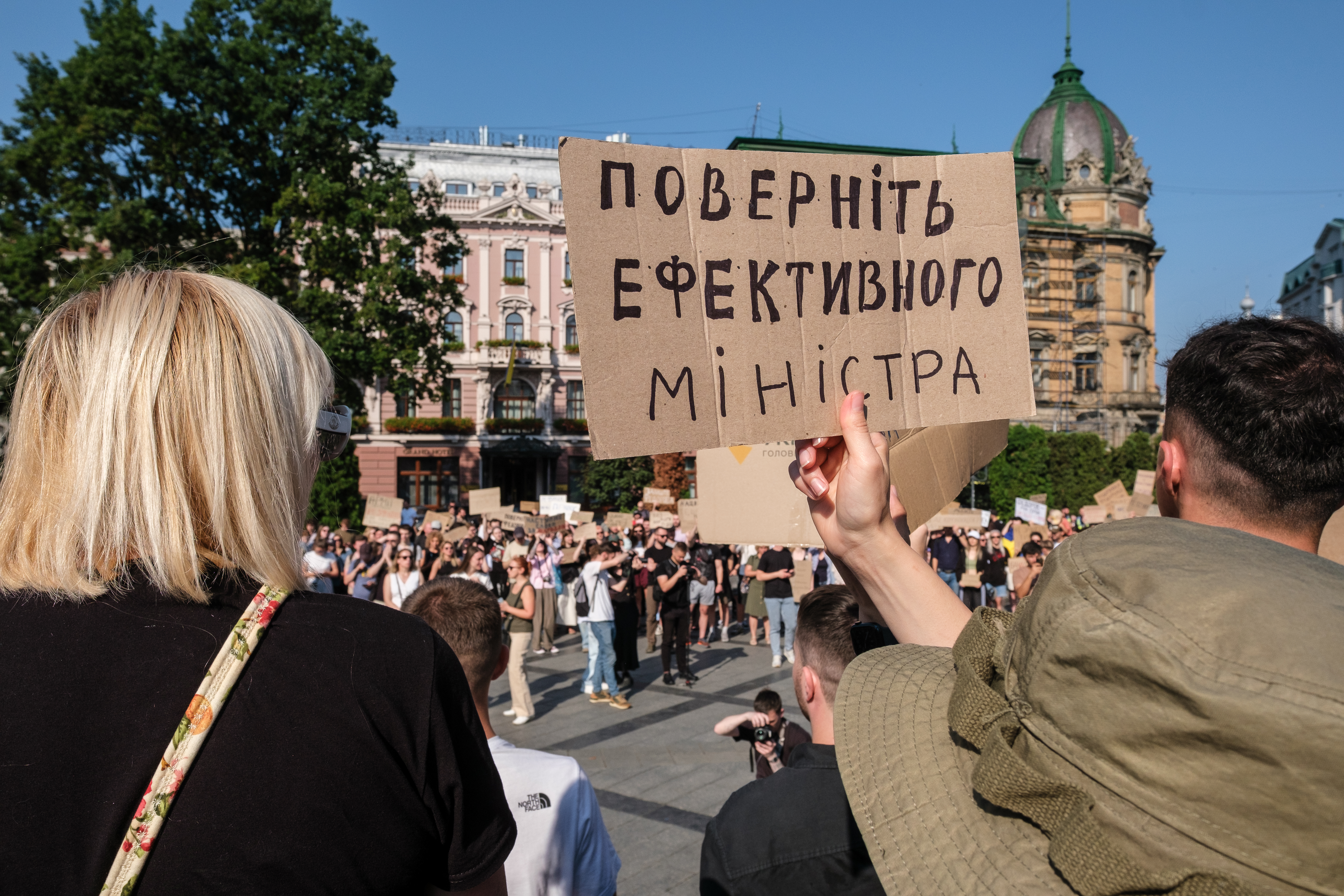 «До Європи від совка»: Україною покотилася хвиля протестів проти відставки Михайла Федорова