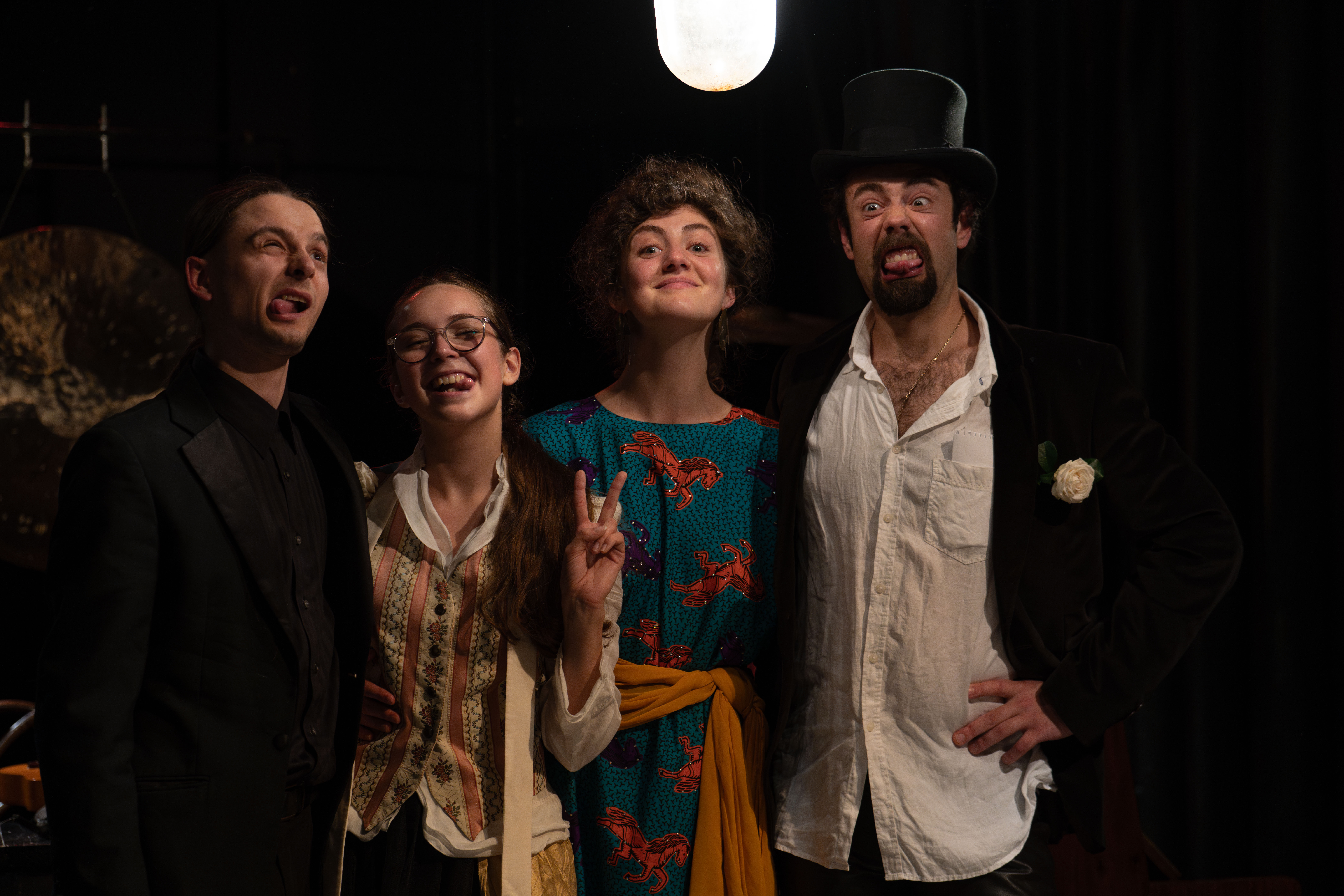 Олександра з менторами курсу (акторами DachTrio)