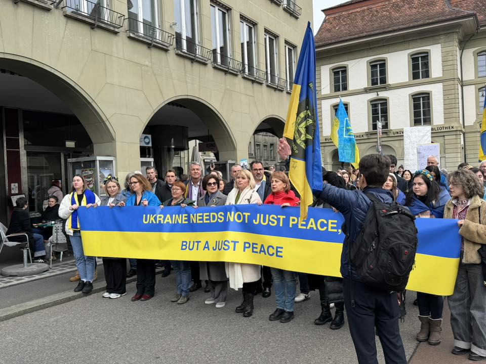 Три роки боротьби: глобальні акції на підтримку України (фото)