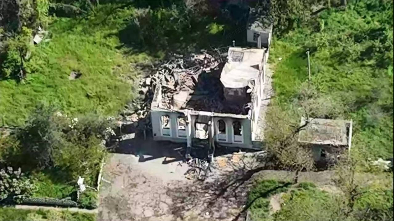 Зруйнована українська церква в Олешках Зруйнована українська церква в Олешках