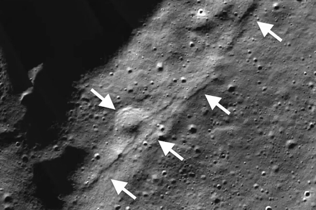 Розлом, що спричинив місячні землетруси, зсуви та обвали валунів.