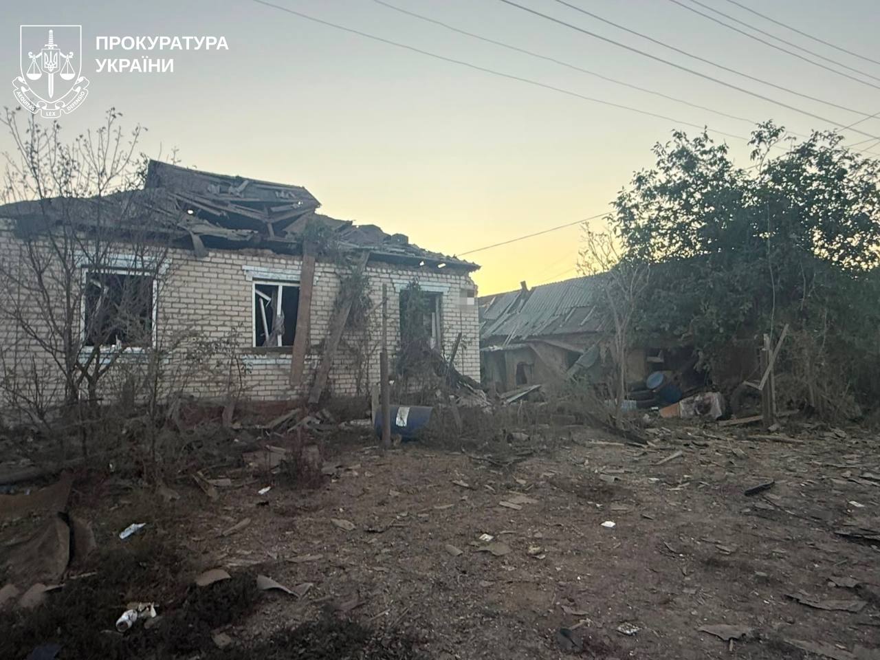 Окупанти атакували Ізюм дроном та авіабомбою: пошкоджено щонайменше 15 будинків, є постраждалі