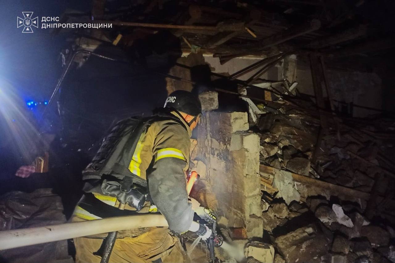 Окупанти атакували Дніпропетровщину та Полтавщину: зруйновані будинки, є загиблі, серед них діти