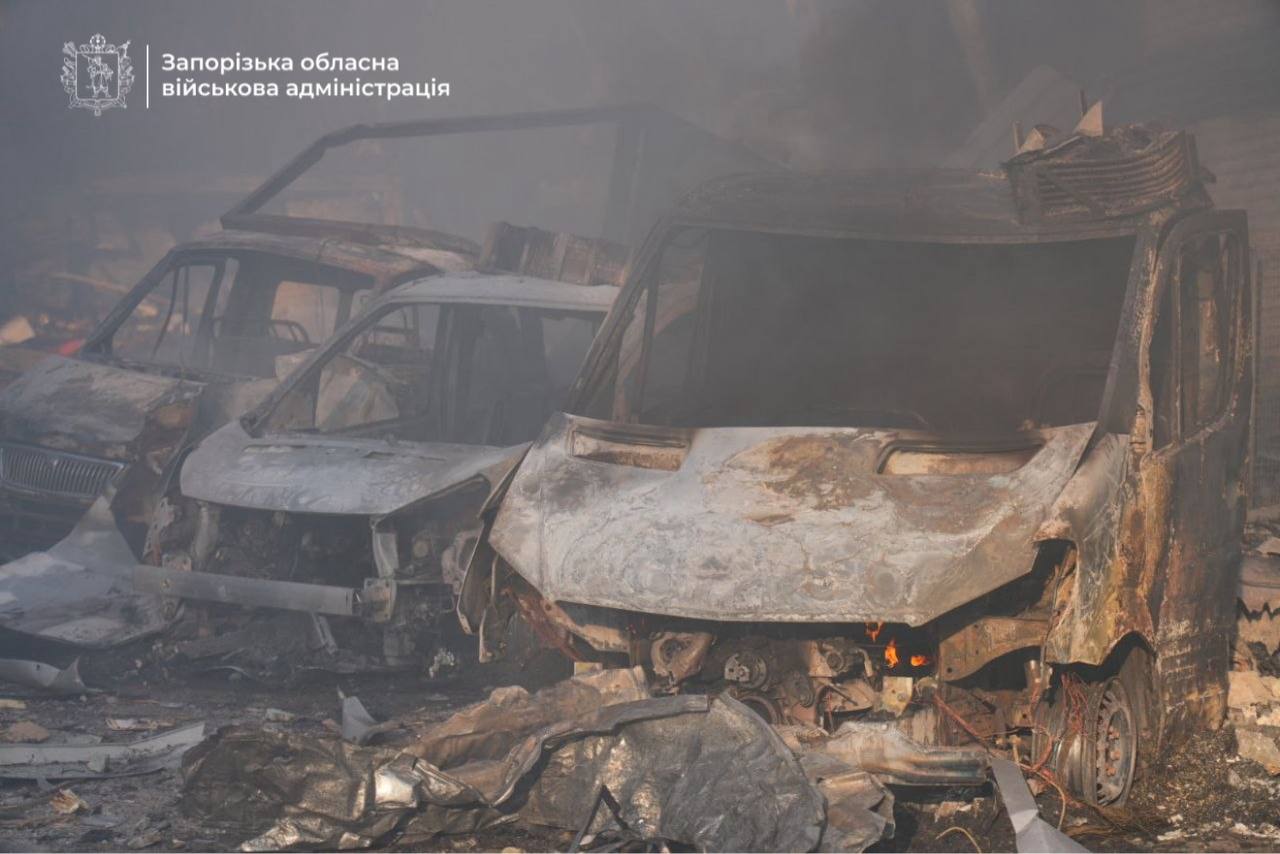 РФ атакувала Запоріжжя: пошкоджено підприємство, понад 15 тисяч абонентів залишилися без світла
