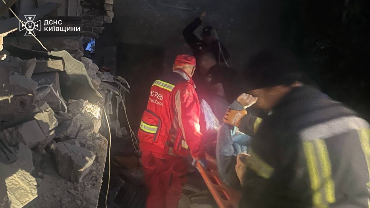На Київщині внаслідок ворожого удару пошкоджено будинки: постраждало п'ятеро людей, серед них є дитина