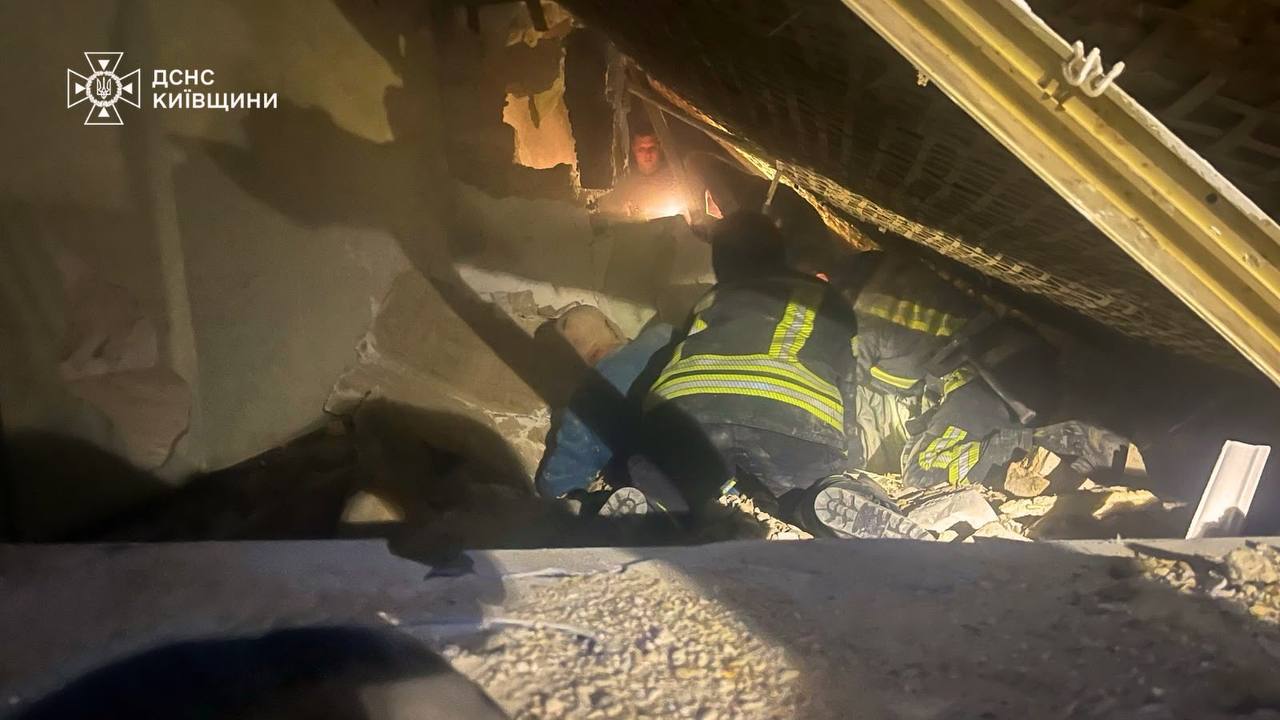 На Київщині внаслідок ворожого удару пошкоджено будинки: постраждало п'ятеро людей, серед них є дитина