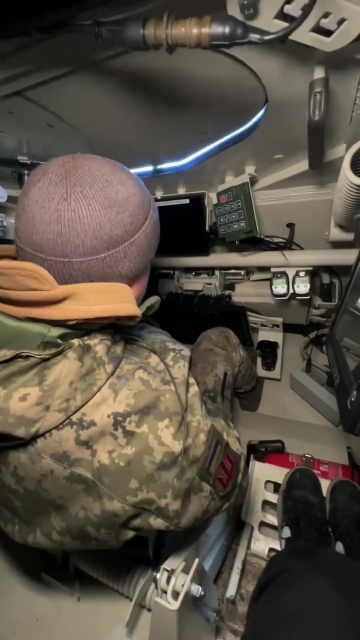 «Нагадує космічний корабель»: повітряні сили показали зенітки Skyranger 35
