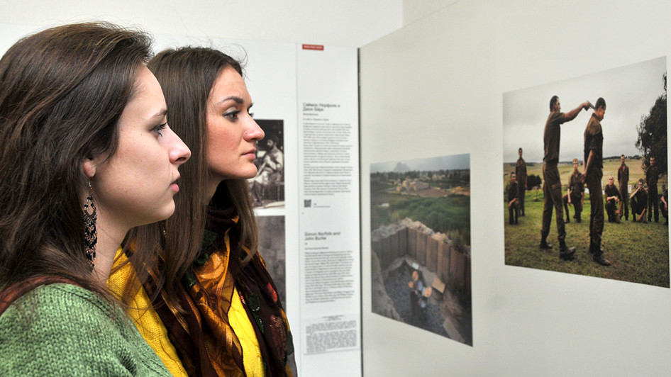 Фотографы из Украины призерами не стали, однако украинские реалии запечатлены на снимках иностранных фотожурналистов, ставших победителями.