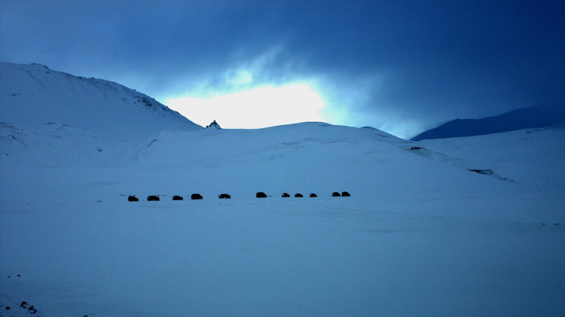 Туристы могут взглянуть на процессы, происходящие в живом, дышащем леднике