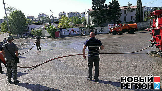 Бойцы МЧС трудились на ответственном задании несколько часов