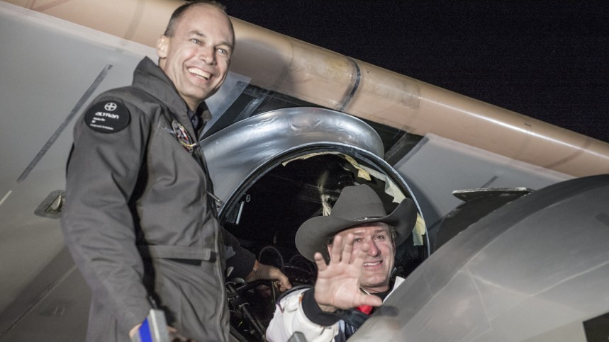 Solar Impulse установил новый рекорд дальности полета