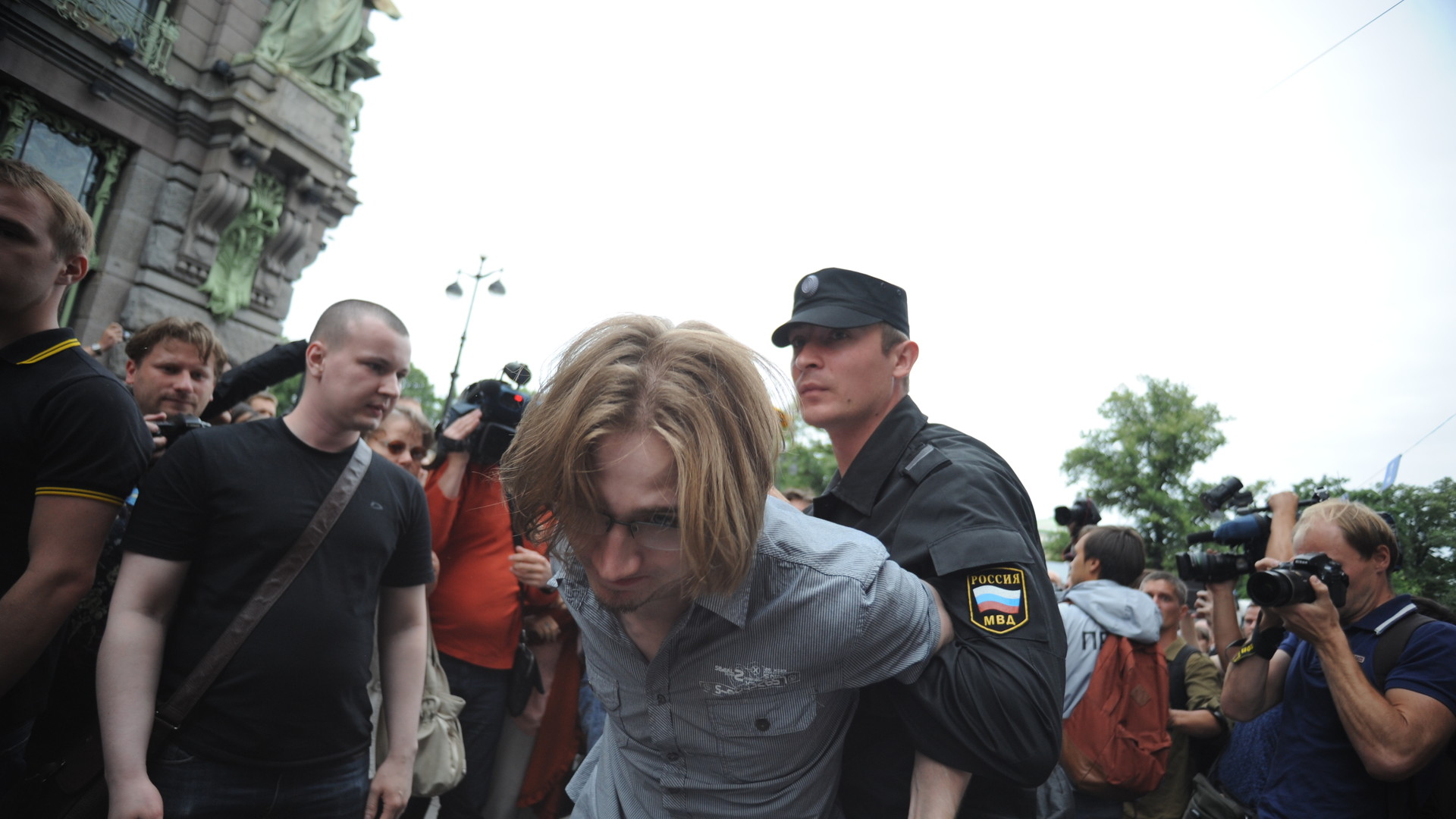 Акция в поддержку Навального в Петербурге