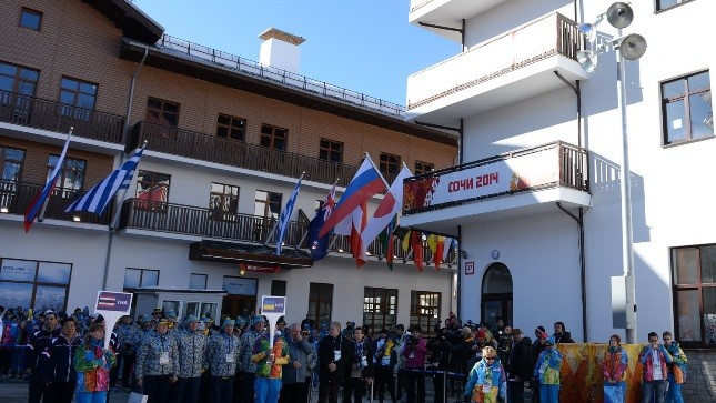 В Олимпийской деревне в Сочи подняли флаг Украины