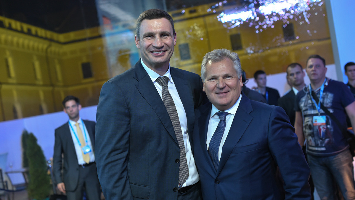 Виталий Кличко, Городской голова Киева и Александр Квасьневский, Президент Республики Польша (1995 - 2005), Председатель Наблюдательного совета YES