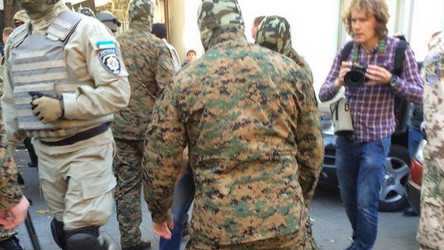 Под Радой задержали провокаторов