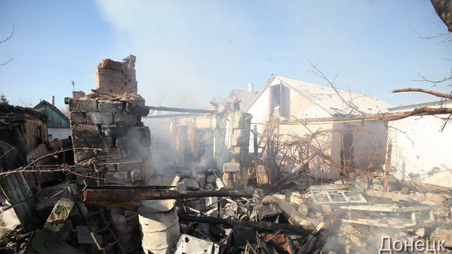 Четыре дома пострадали от попаданий.