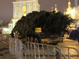 Украшать киевскую елку будут неделю.