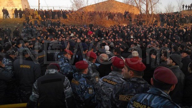 Протест біля військової бази Росії в Гюмрі, Вірменія. 14 січня. Фото: Новини Вірменії