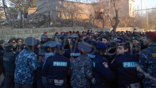 Протест біля військової бази Росії в Гюмрі, Вірменія. 14 січня. Фото: Новини Вірменії