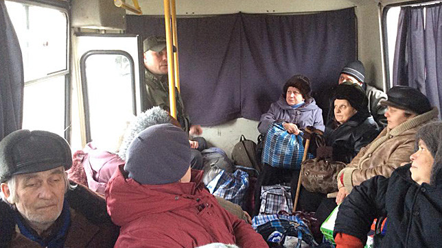 Близько 500-600 чоловік відмовилися покидати Дебальцеве