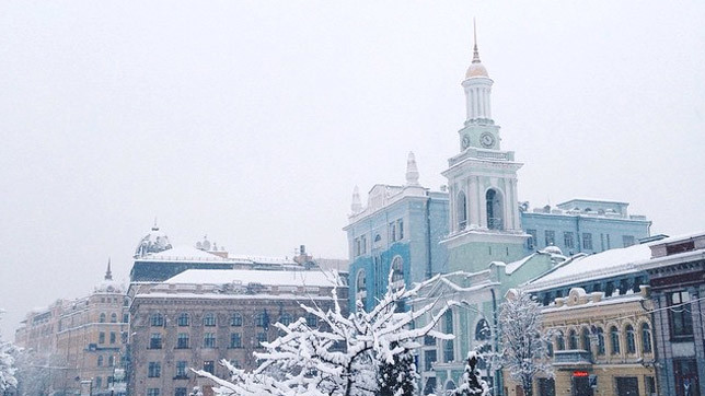 Снег преобразил пейзажи Киева