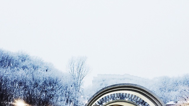 Снег преобразил пейзажи Киева