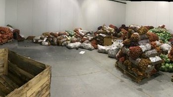 Овочі на складі ринку "Азовський" пролежали три тижні