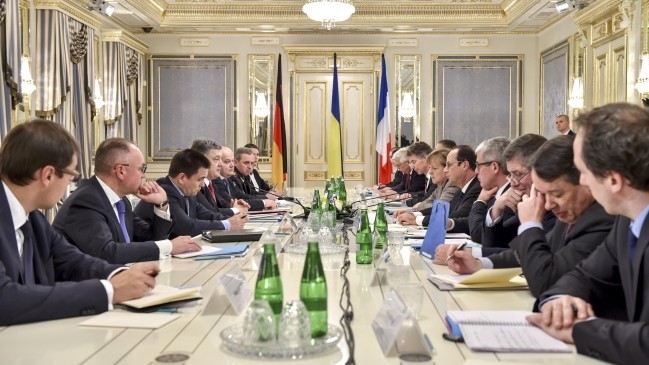 Встреча Порошенко с Меркель и Олландом завершилась поздно вечером