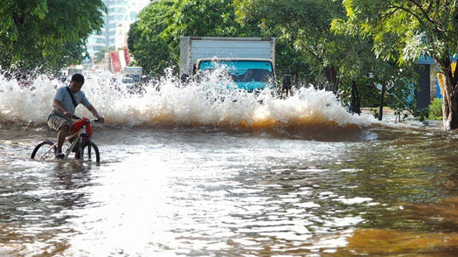 Рівень води на вулицях Джакарти вражає індонезійців
