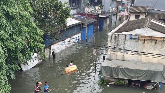 Рівень води на вулицях Джакарти вражає індонезійців