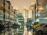 Уровень воды на улицах Джакарты впечатляет индонезийцев