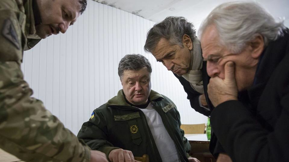 Порошенко посетил обстрелянный Краматорск