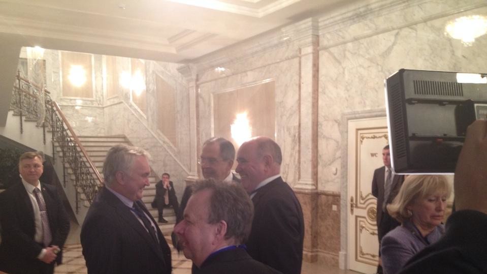 Мінські переговори втомили всіх присутніх у Палаці Незалежності