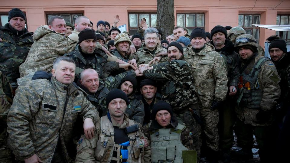 Порошенко в Артемовске с бойцами из-под Дебальцево, 18 февраля