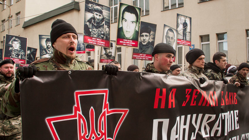 Во время пикета под ГПУ активисты подчеркнули мирный характер акции