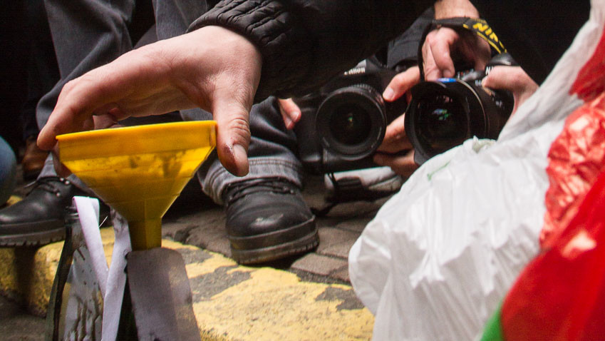 Во время пикета под ГПУ активисты подчеркнули мирный характер акции