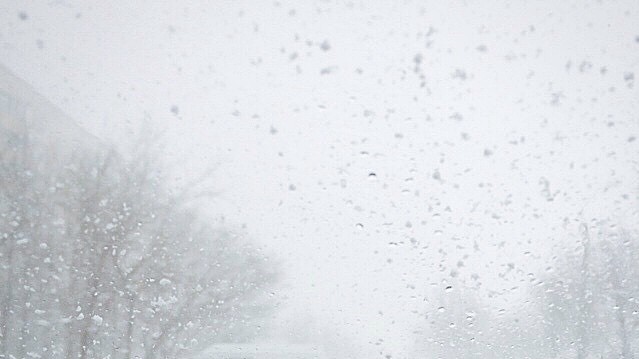 Неожиданный снег в марте удивил жителей Крыма