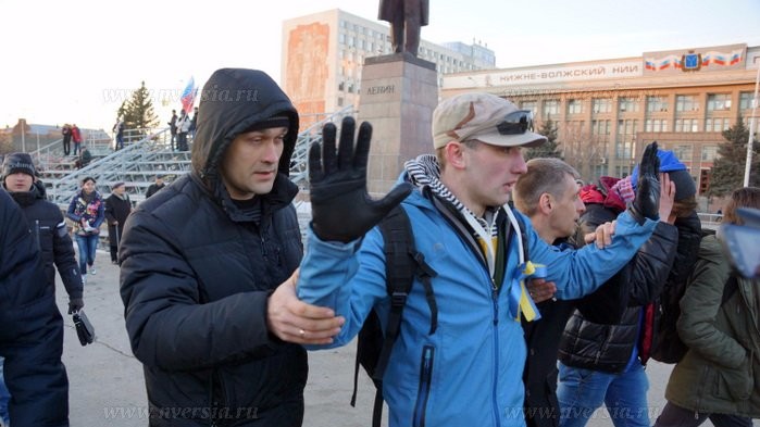 Поліцейські вивели протестувальників з пропутінського мітингу
