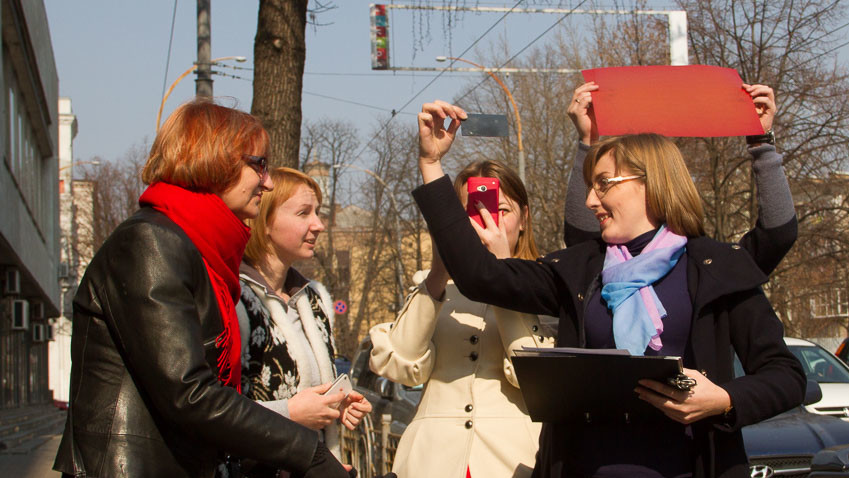 Киевляне с интересом наблюдали затмение солнца