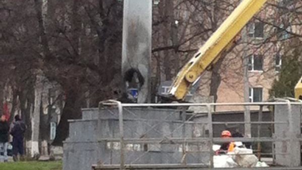 Флагшток відремонтують до суботи.