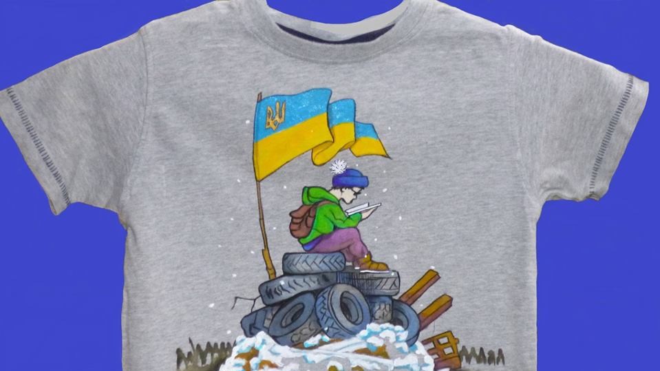 ЛОТ №1754 - детская футболка "На баррикадах"