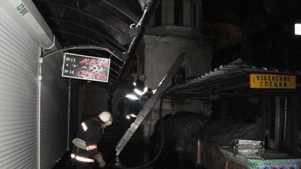 Пожар на Владимирском рынке тушили около часа