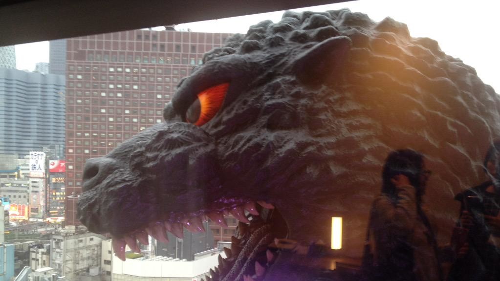 Голова Годзілли зроблена досить реалістично