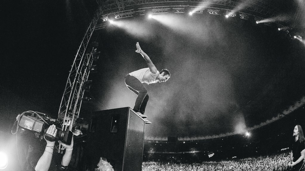 Святослав Вакарчук родился 14 мая 1975 года