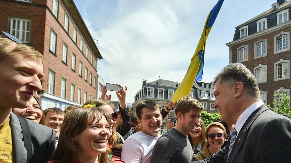 Порошенко поспілкувався з українцями