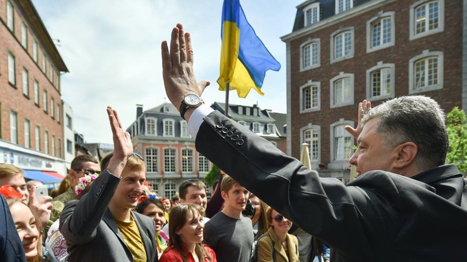 Порошенко поспілкувався з українцями